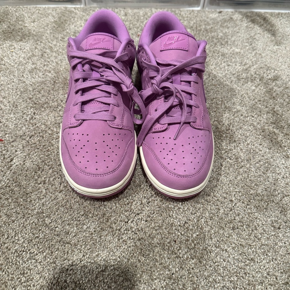 Nike Dunks - Picture 2 of 3